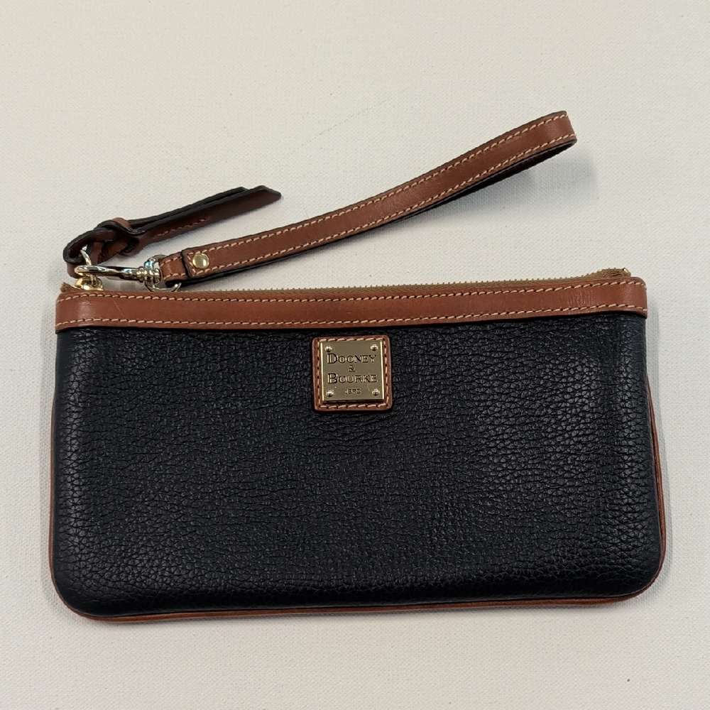 Dooney & Bourke Pebble Grain Large Slim Wristlet